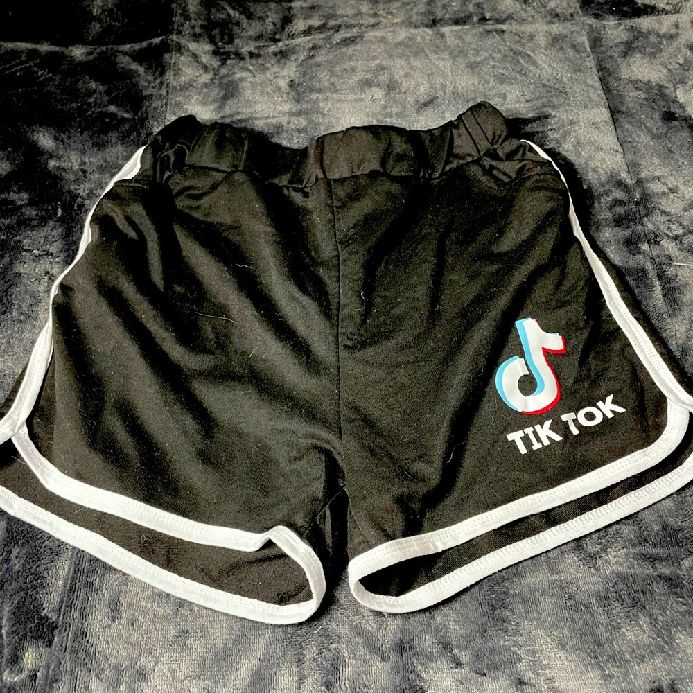 Tik tok shorts